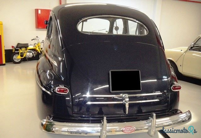 1947' Ford V8 Berline photo #3