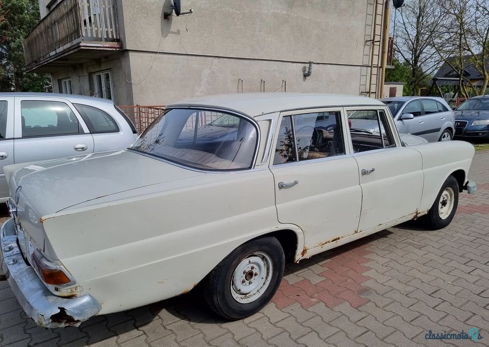1965' Mercedes-Benz 200D 110 photo #5