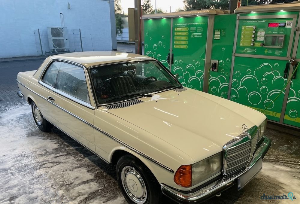 1980' Mercedes-Benz W123 photo #2