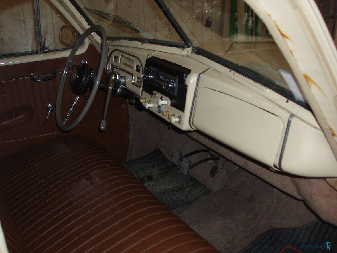 1948' Standard Vanguard photo #4