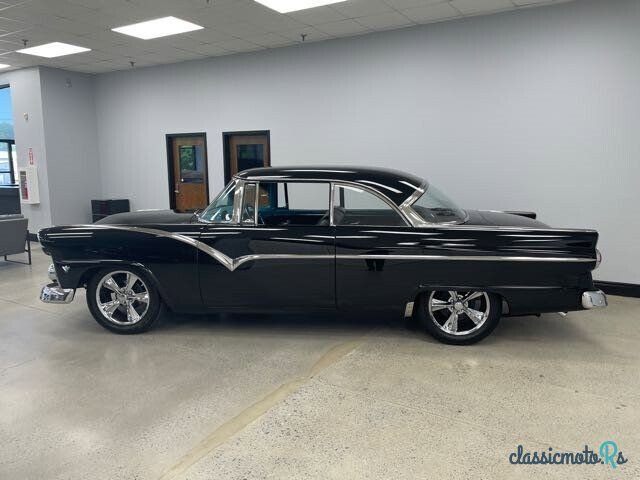 1955' Ford Fairlane photo #2