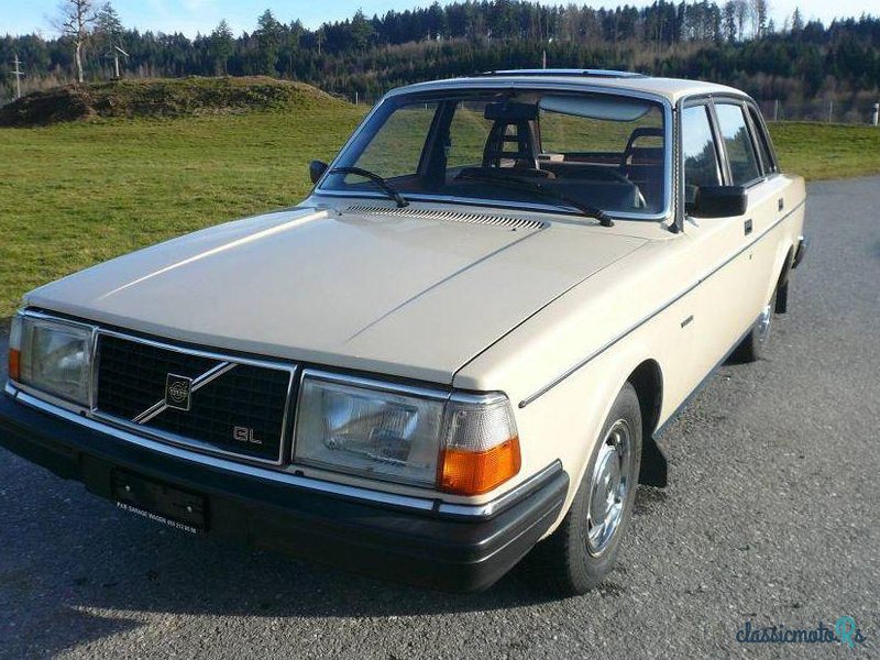 1982' Volvo 240 photo #1