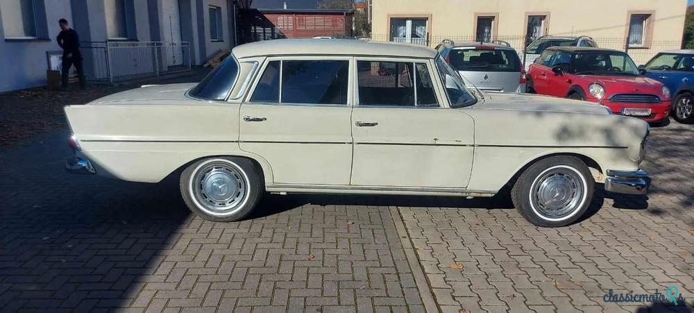 1963' Mercedes-Benz 220 W111 photo #3
