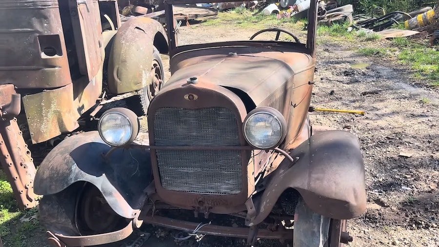 1929 Ford Doodlebug Wannabe Spent 75 Years in a Yard, Engine Refuses To Die
