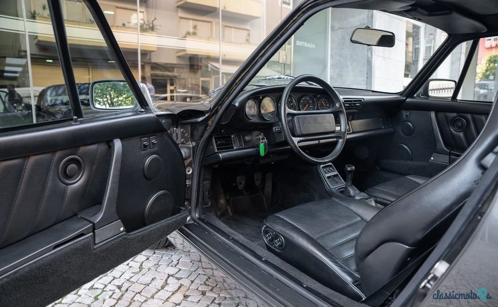 1989' Porsche 911 Coupé 3.6 Carrera 4 photo #4