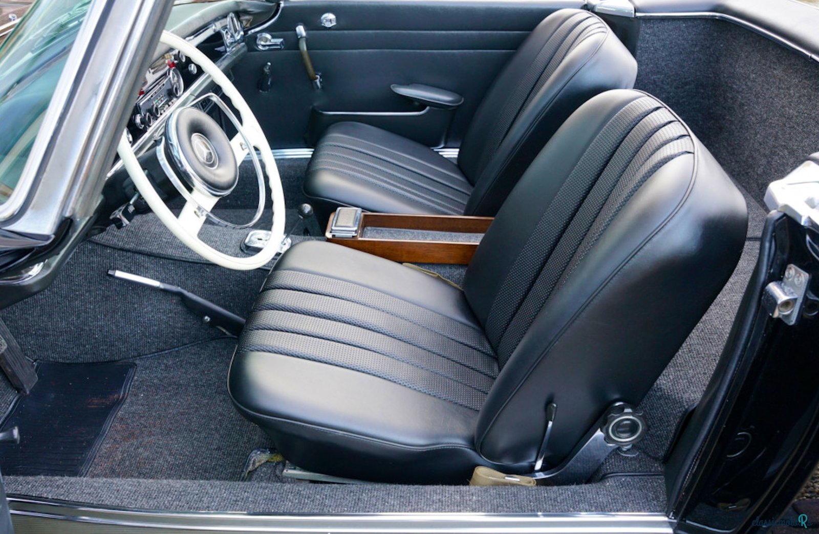 1966' Mercedes-Benz 230 photo #3