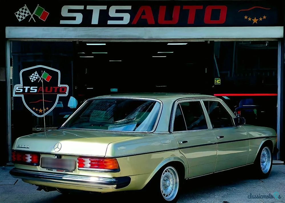 1982' Mercedes-Benz W123 300 D photo #3