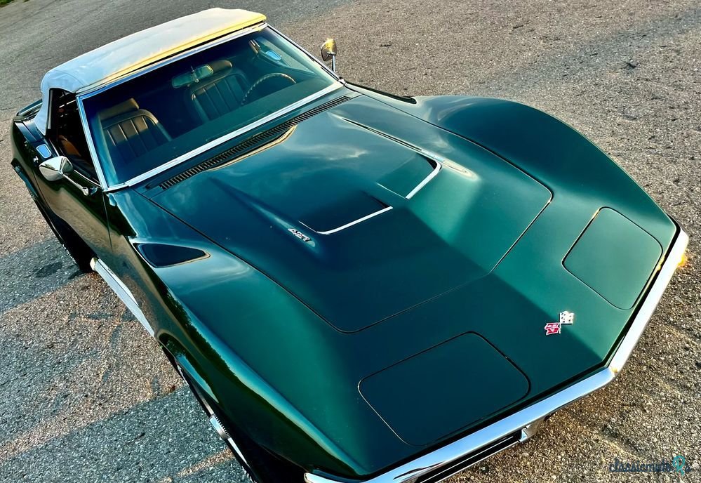 1968' Chevrolet Corvette photo #2