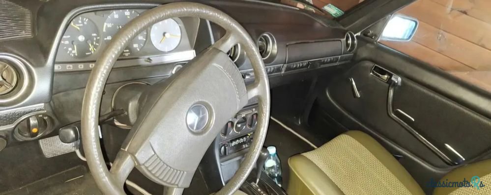 1977' Mercedes-Benz W123 photo #3