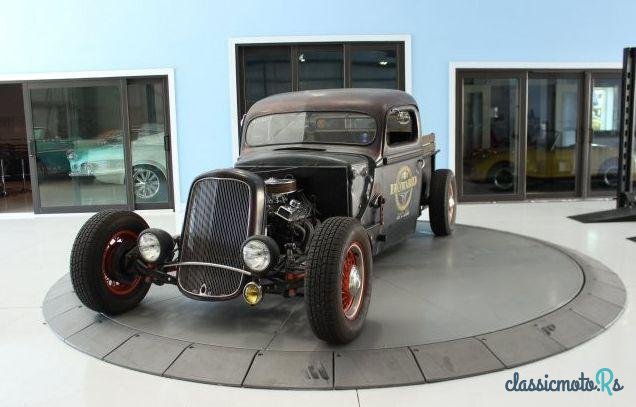 1946' Ford photo #1