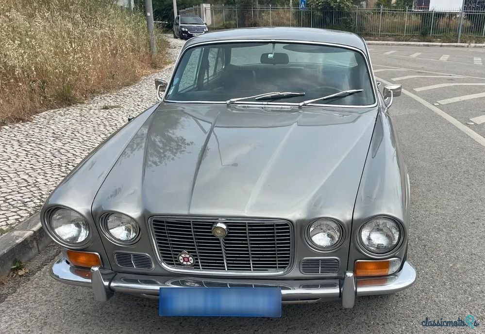 1972' Jaguar XJ photo #2