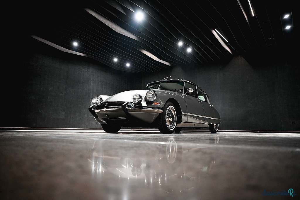 1967' Citroen DS 21 photo #3