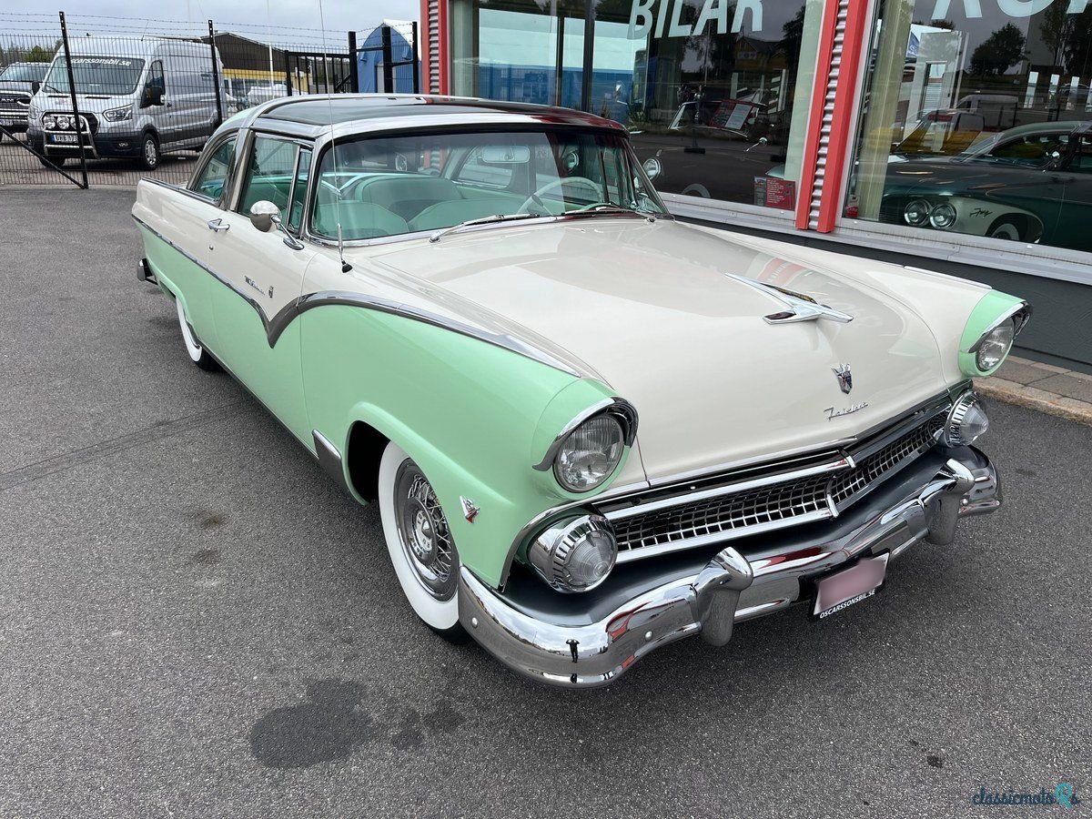 1955' Ford Crown Victoria photo #2