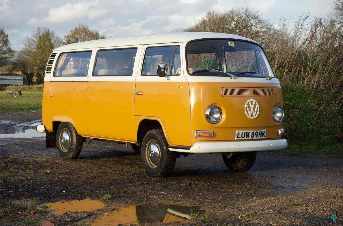 1972' Volkswagen Camper photo #4