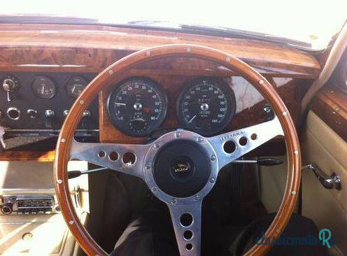 1967' Jaguar Mk2 photo #5