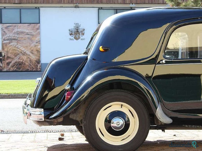 1952' Citroen Traction Avant 11B photo #3