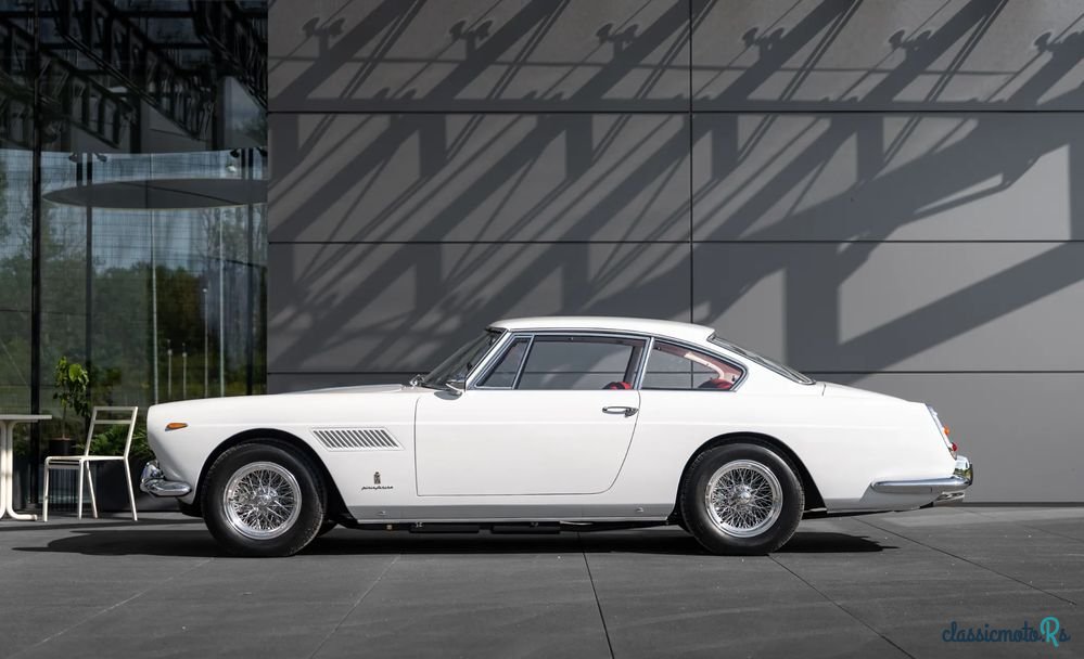 1961' Ferrari 250 photo #2