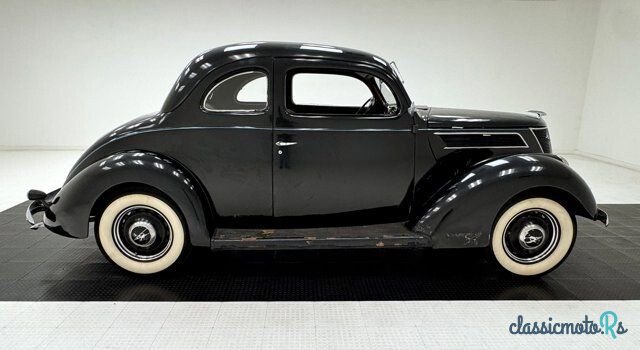 1937' Ford Deluxe photo #5