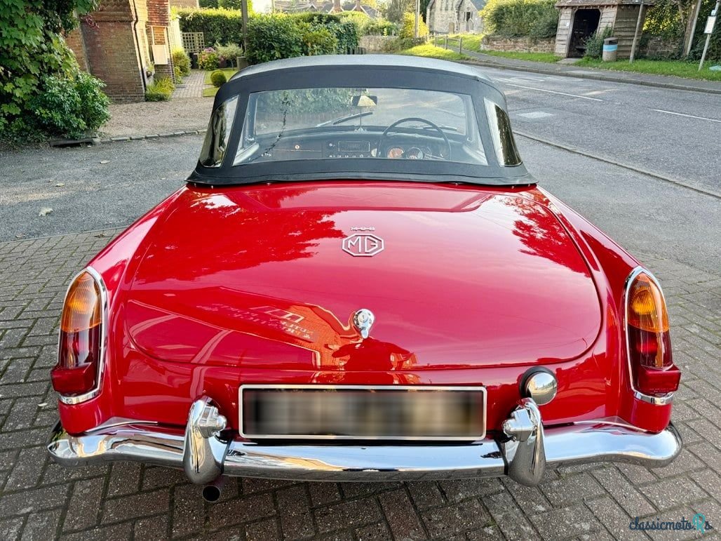 1964' MG MGB photo #3