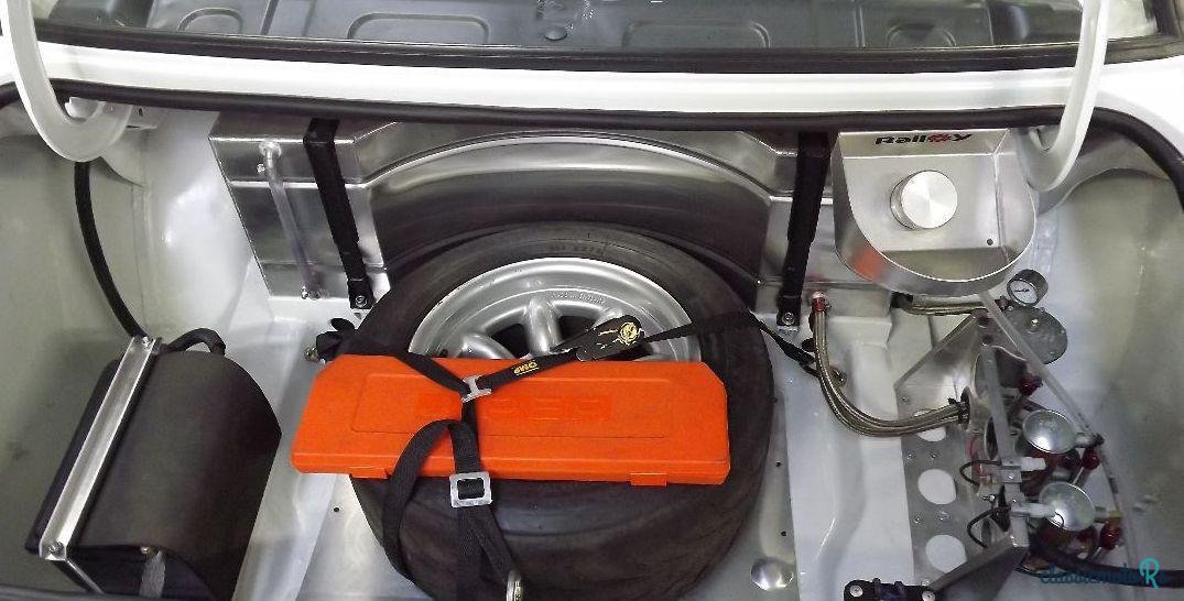 1976' Ford Escort Mk2 Réplica photo #2