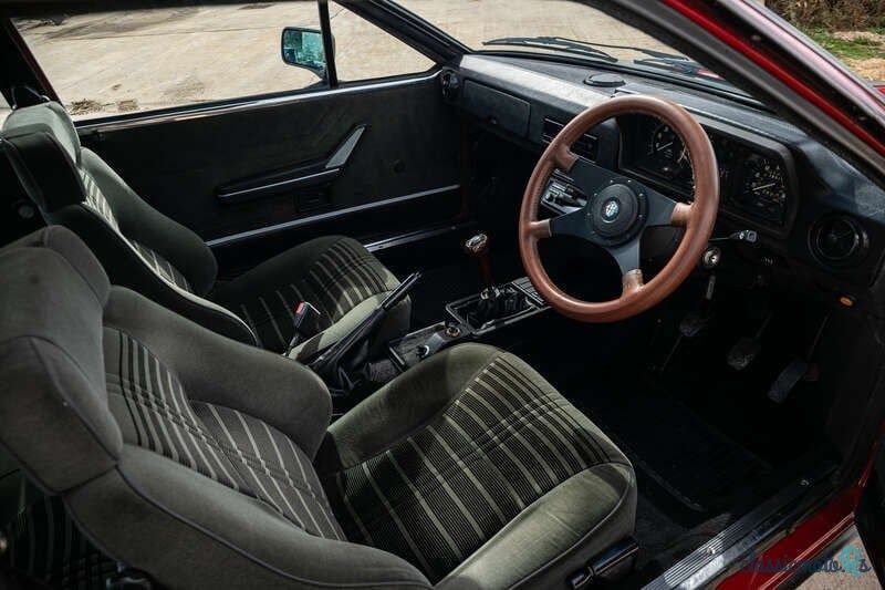 1983' Alfa Romeo Alfetta photo #2