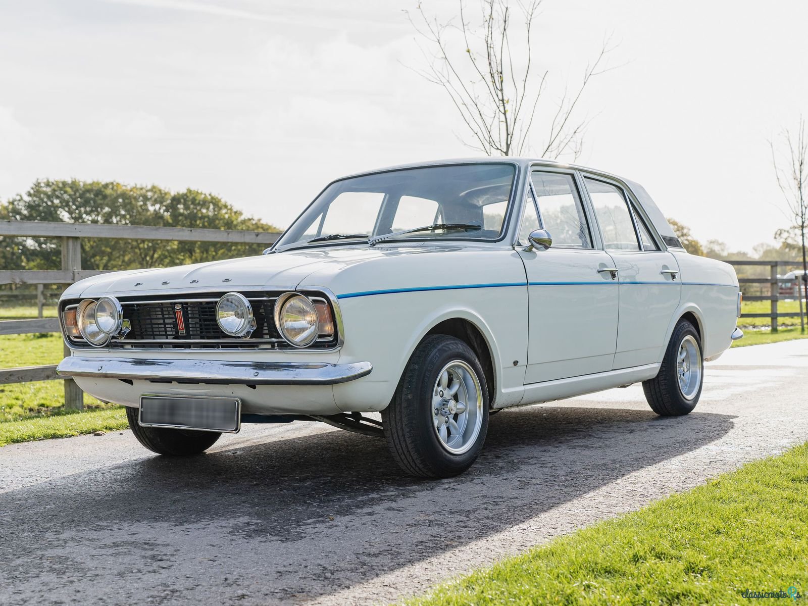 1969' Ford Cortina photo #1