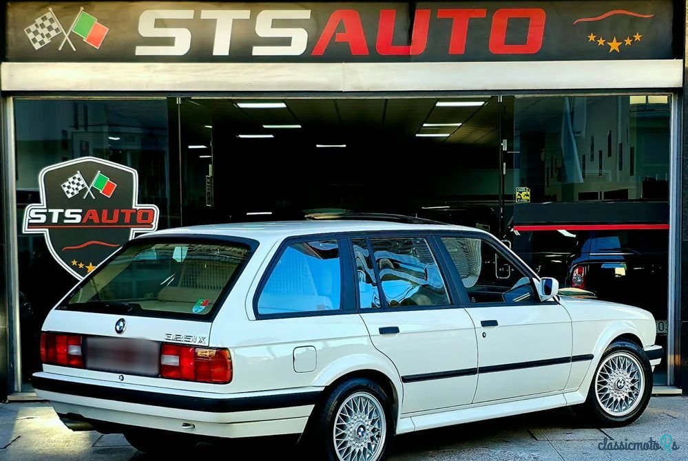 1989' BMW Série 3 I Touring photo #3