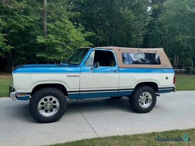 1977' Dodge Ramcharger photo #2