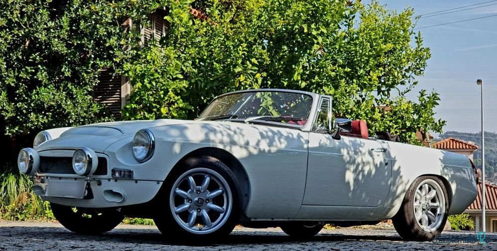 1973' MG MGB photo #1