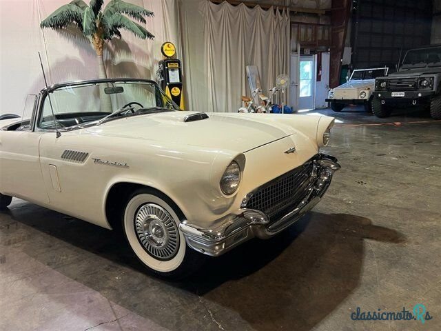 1957' Ford Thunderbird photo #5