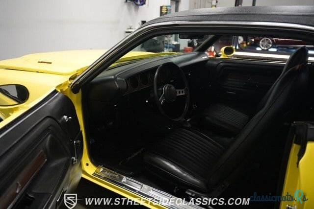 1972' Dodge Challenger photo #4