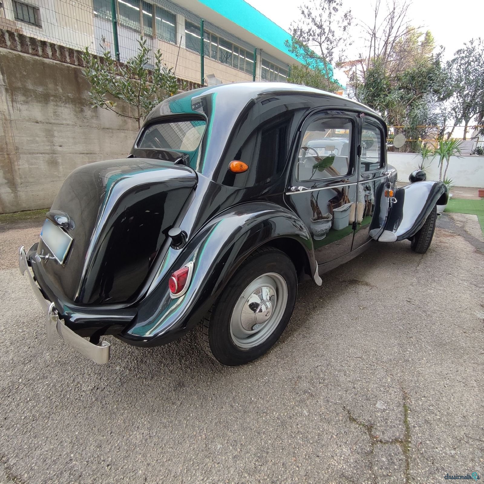 1953' Citroen Traction photo #4