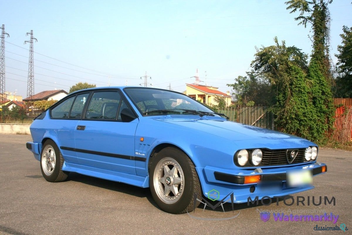 1983' Alfa Romeo GTV photo #4