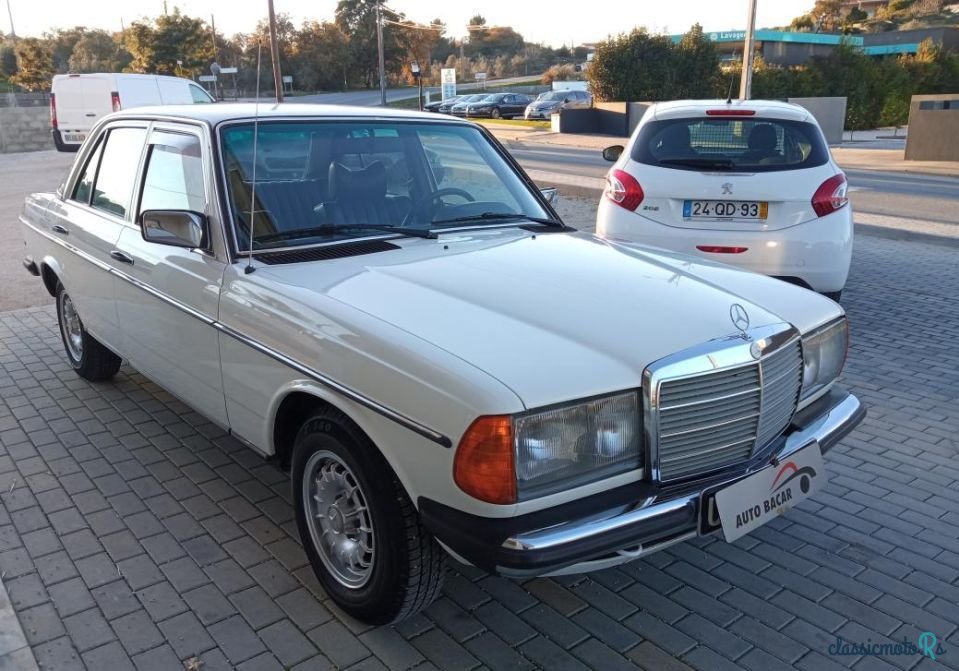 1979' Mercedes-Benz 300 photo #2