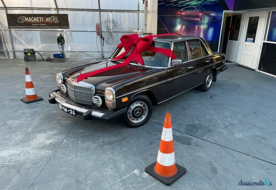 1974' Mercedes-Benz 240 photo #1