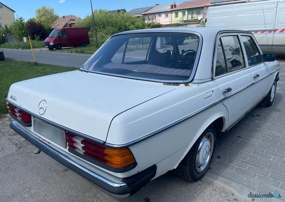 1979' Mercedes-Benz W123 photo #5