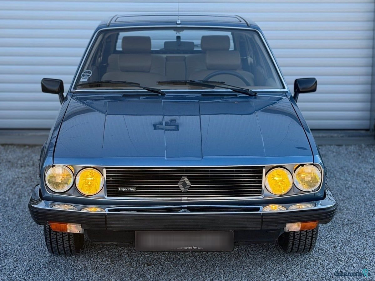 1980' Renault 30 photo #1
