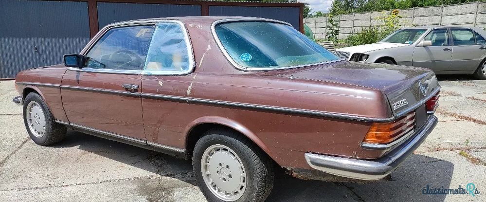 1979' Mercedes-Benz W123 photo #4