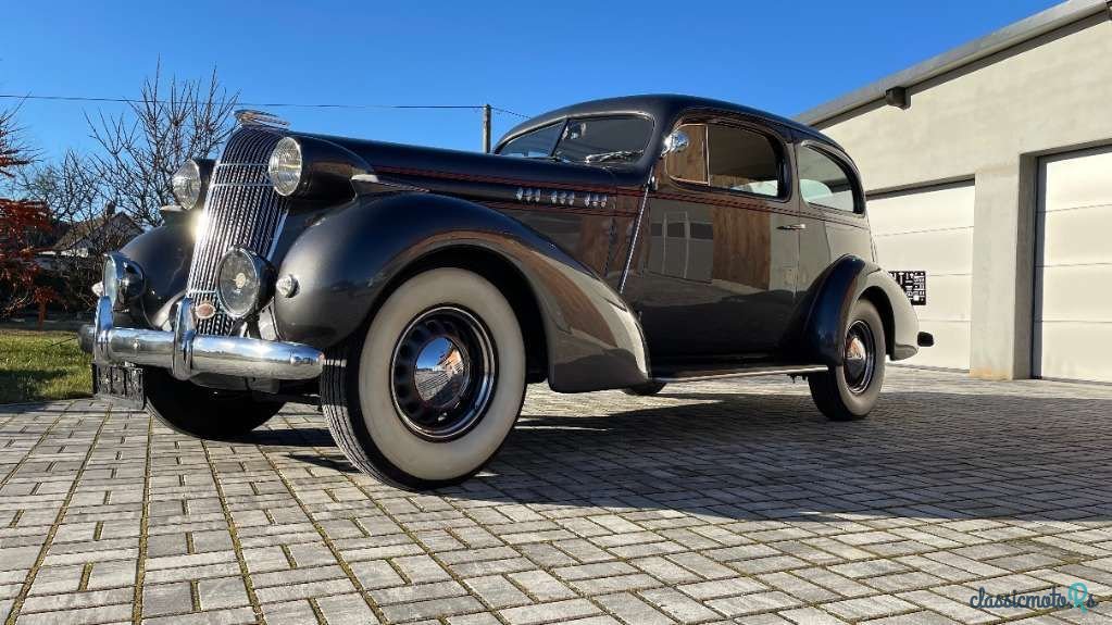 1936' Oldsmobile L36 Eight Sedan photo #4