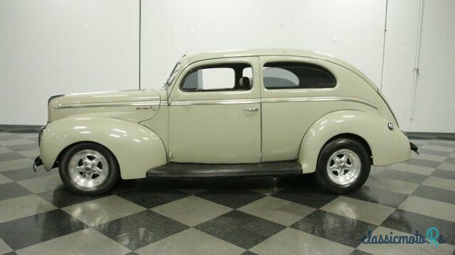 1940' Ford Deluxe photo #1