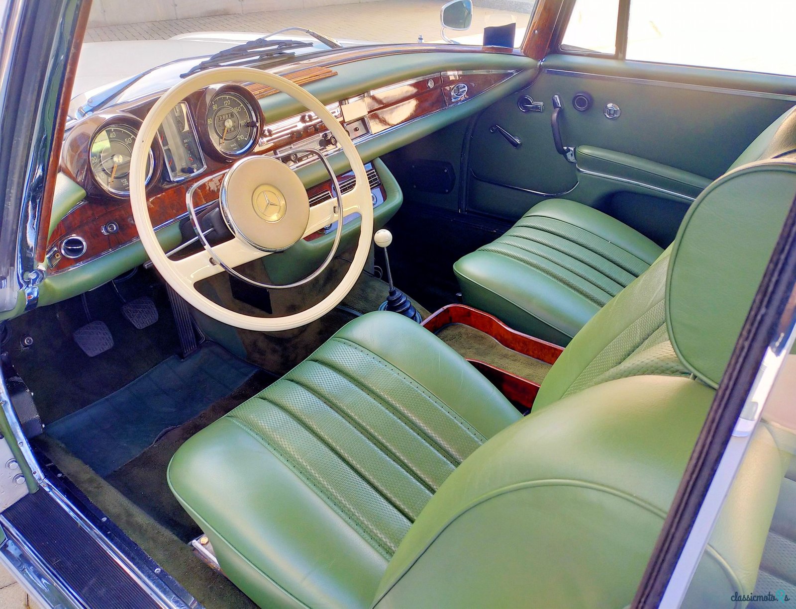 1963' Mercedes-Benz 220 photo #6