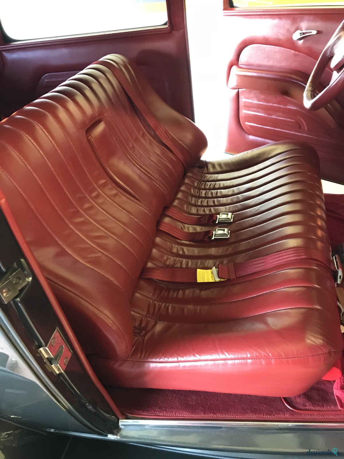 1932' Ford Deluxe Tudor photo #3