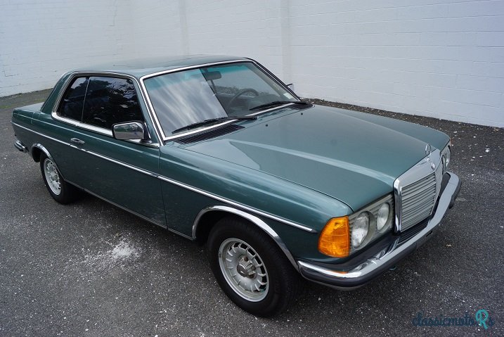 1985' Mercedes-Benz 250CE photo #1