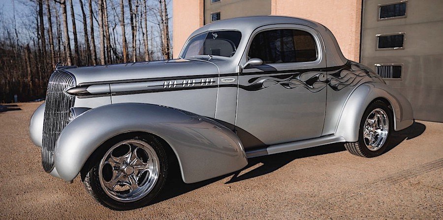 Stretched 1936 Oldsmobile 3-Window Wears Mercedes-Benz Metallic Paint