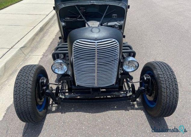 1937' Ford Pickup photo #2
