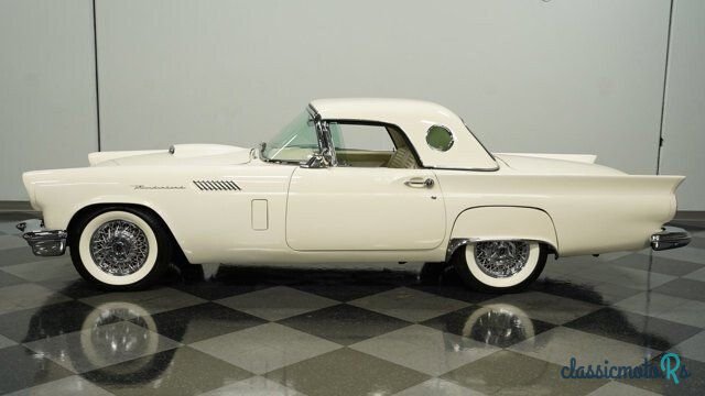 1957' Ford Thunderbird photo #2