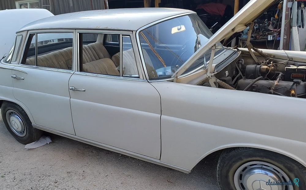 1963' Mercedes-Benz W111 220SE photo #4