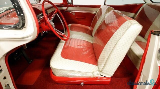 1957' Ford Fairlane photo #3