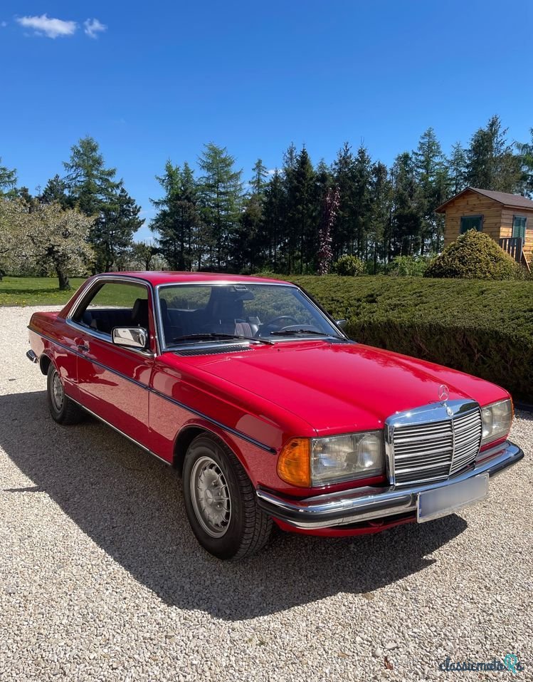 1978' Mercedes-Benz W123 photo #1