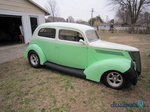 1937' Ford 2 Door Sedan photo #6